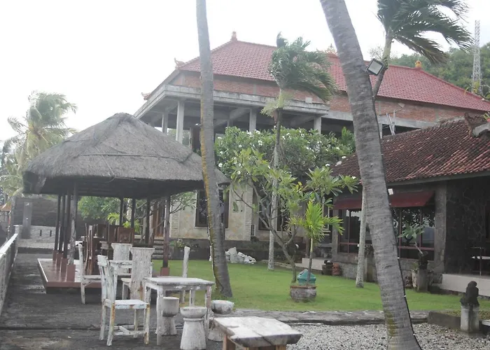 Temple Cafe & Seaside Hotel 2*