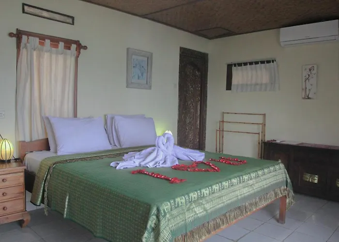 Temple Cafe & Seaside Hotel 2*