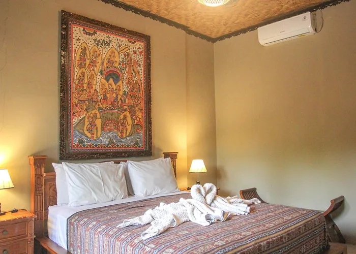 Temple Cafe & Seaside Hotel 2*