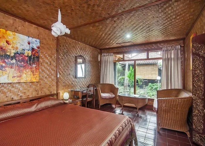 Temple Cafe & Seaside Hotel Candi Dasa (Bali)