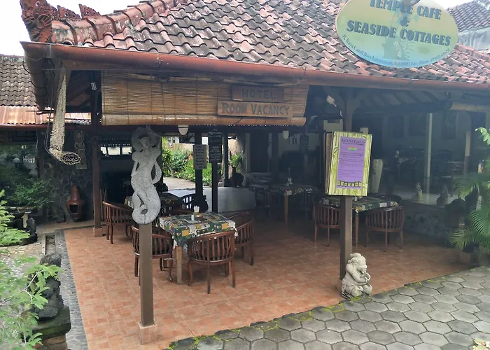Temple Cafe & Seaside Hotel Candi Dasa (Bali)