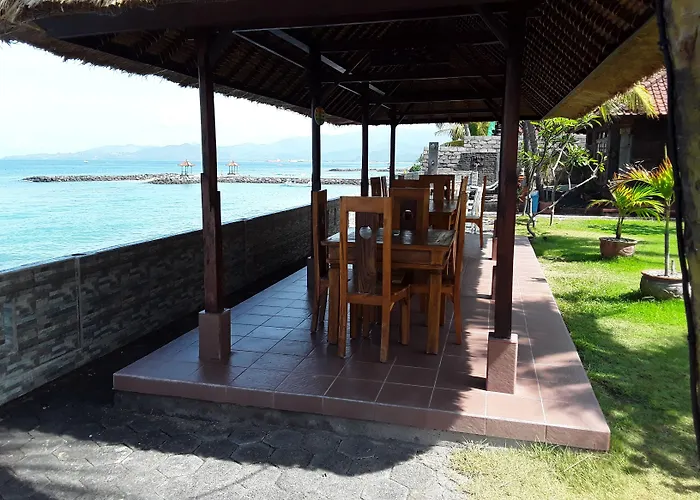 Temple Cafe & Seaside Hotel 2*