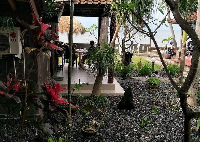Temple Cafe & Seaside Candi Dasa (Bali)