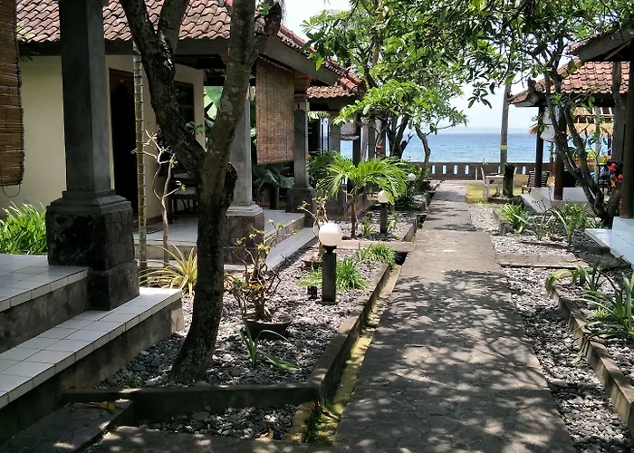 Temple Cafe & Seaside Hotel Candi Dasa (Bali)