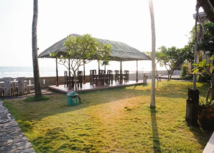 Temple Cafe & Seaside 2*